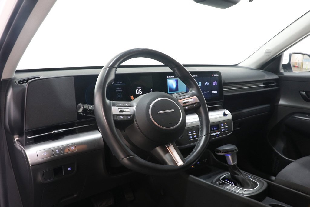 Used 2025 Hyundai Kona SEL FWD image 13