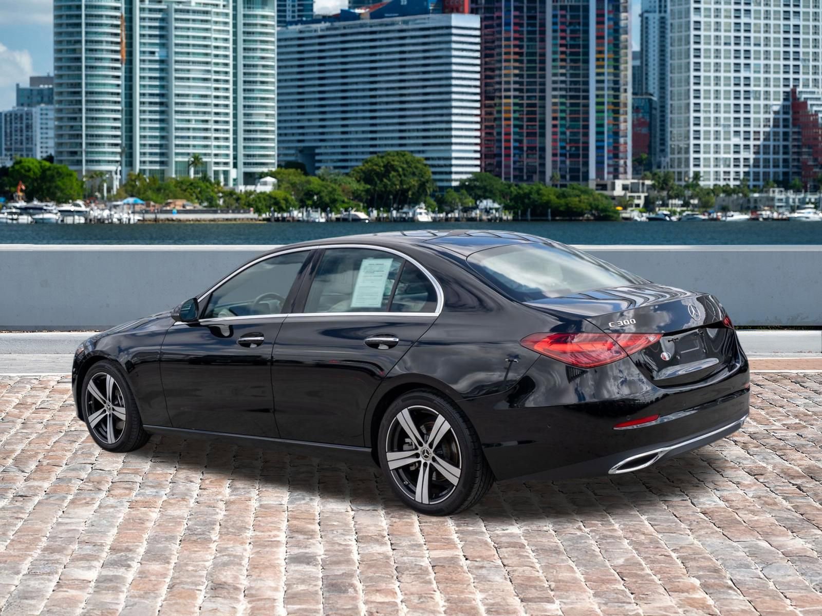 Used 2025 Mercedes-Benz C 300 4MATIC Sedan image 7