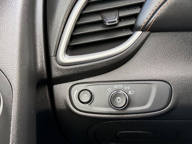 Used 2021 Chevrolet Trax LT image 18