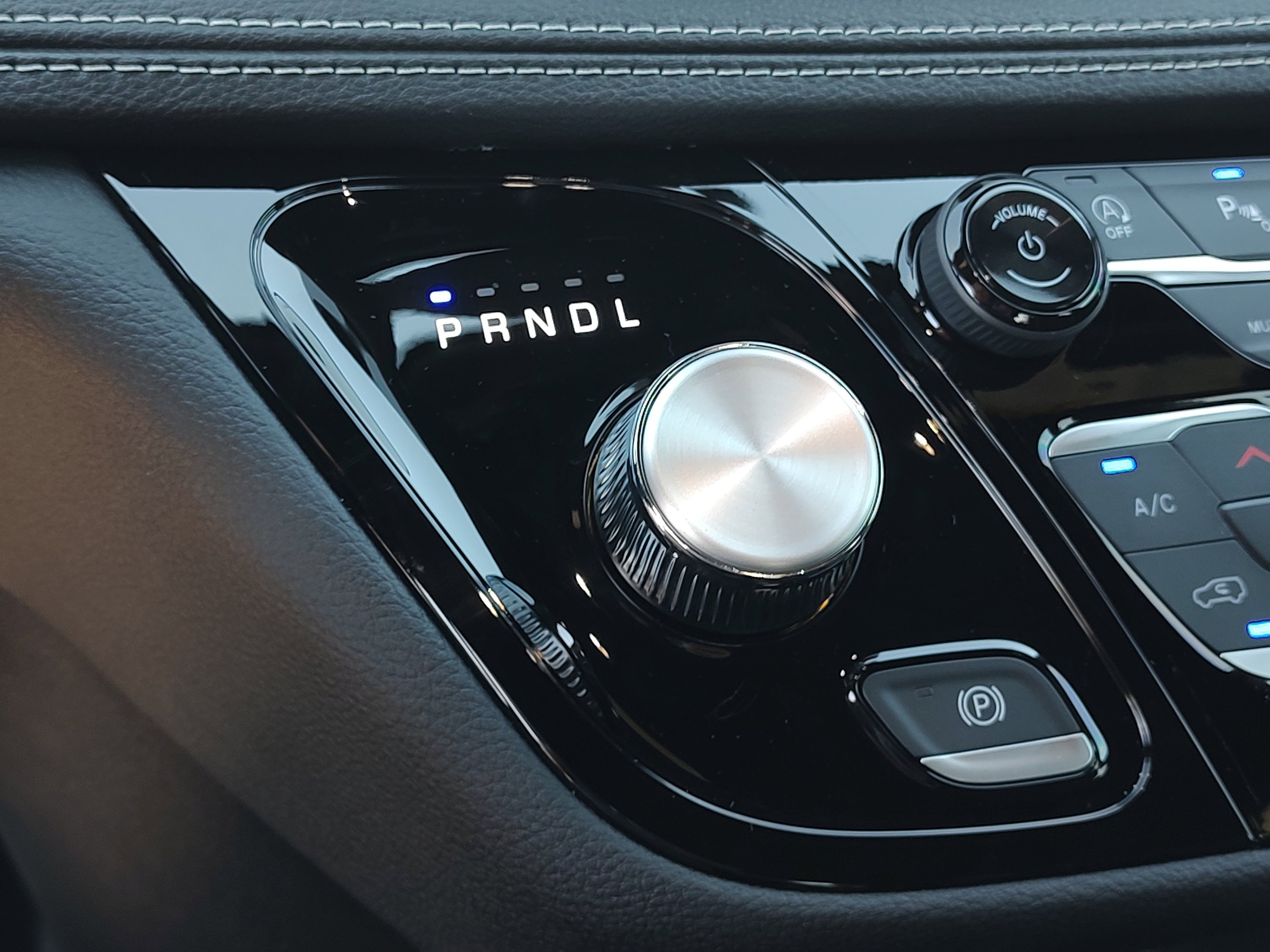 New 2026 Chrysler Pacifica Select FWD image 19