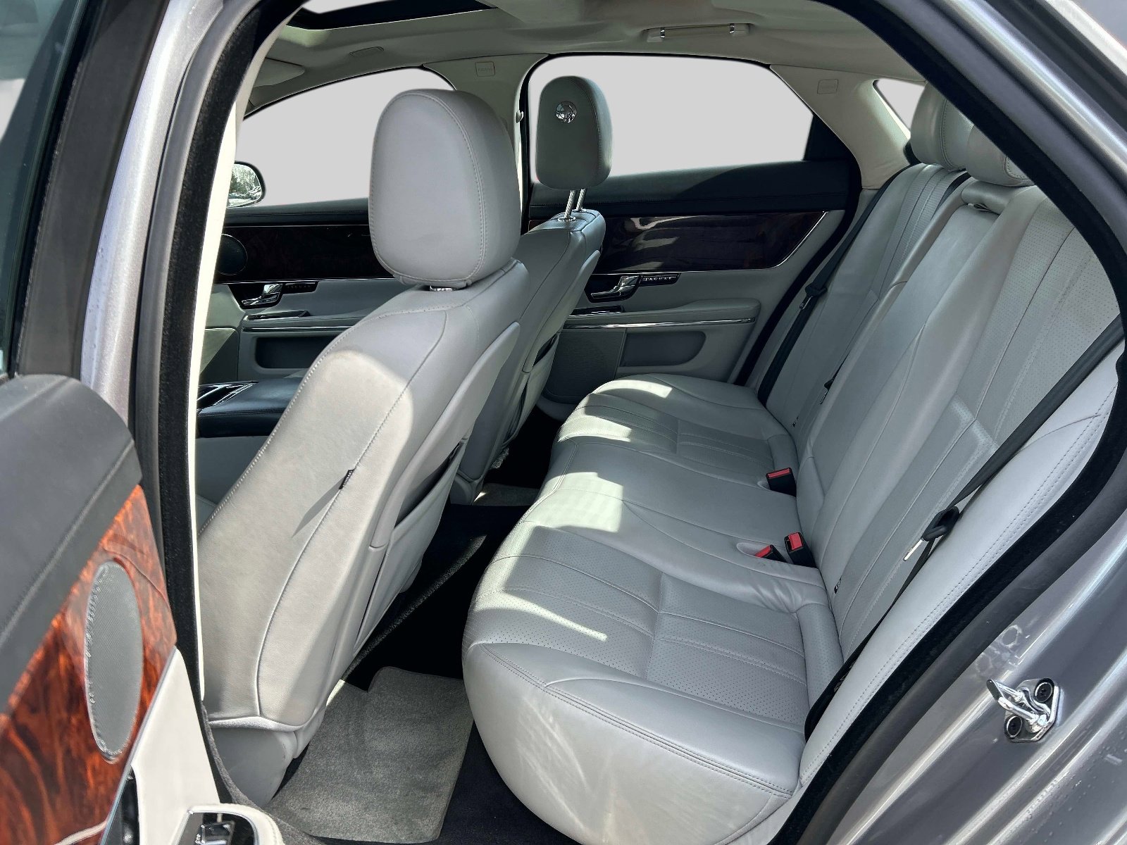 Used 2012 Jaguar XJ image 13