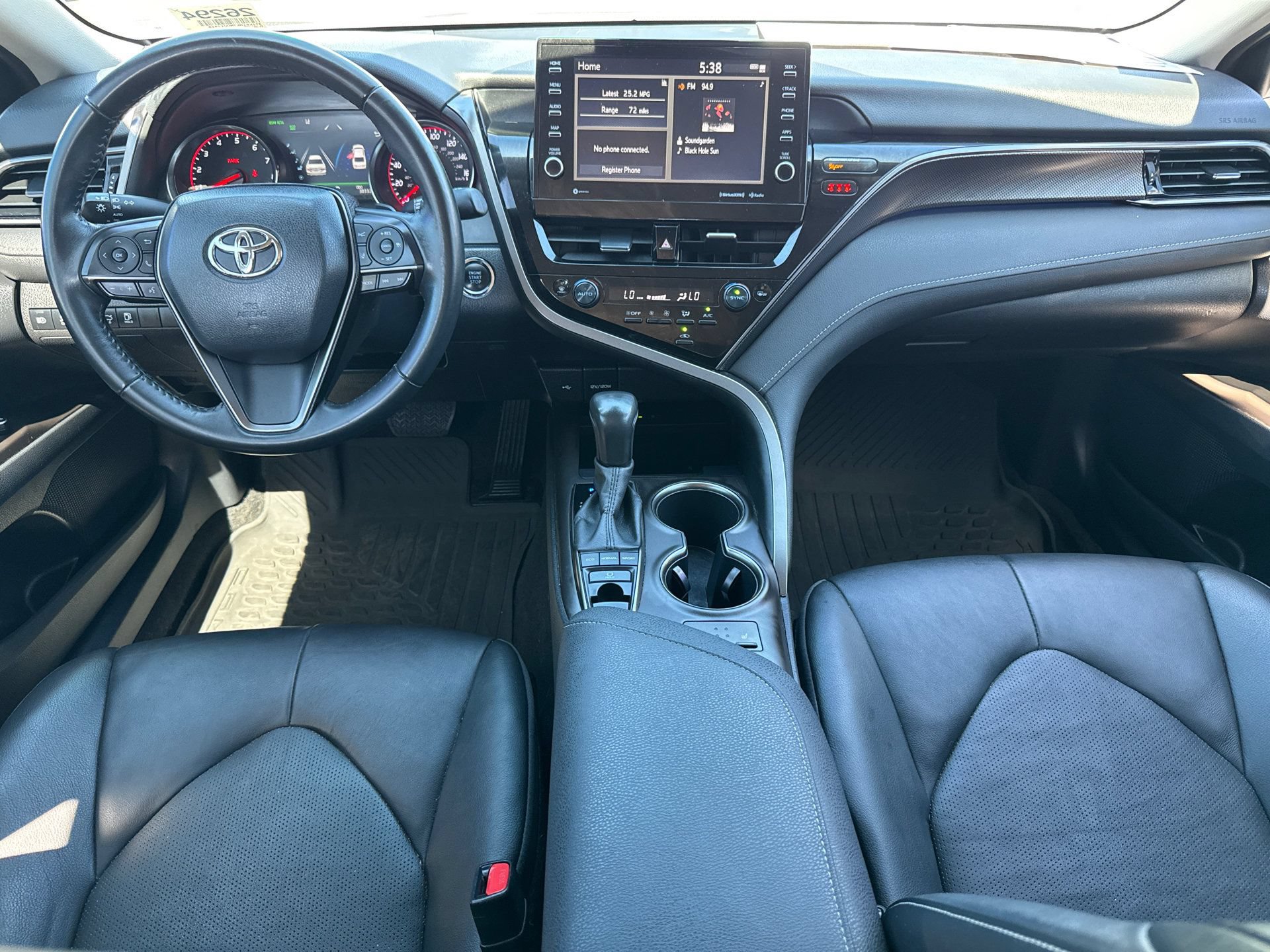 Used 2022 Toyota Camry XSE FWD image 16
