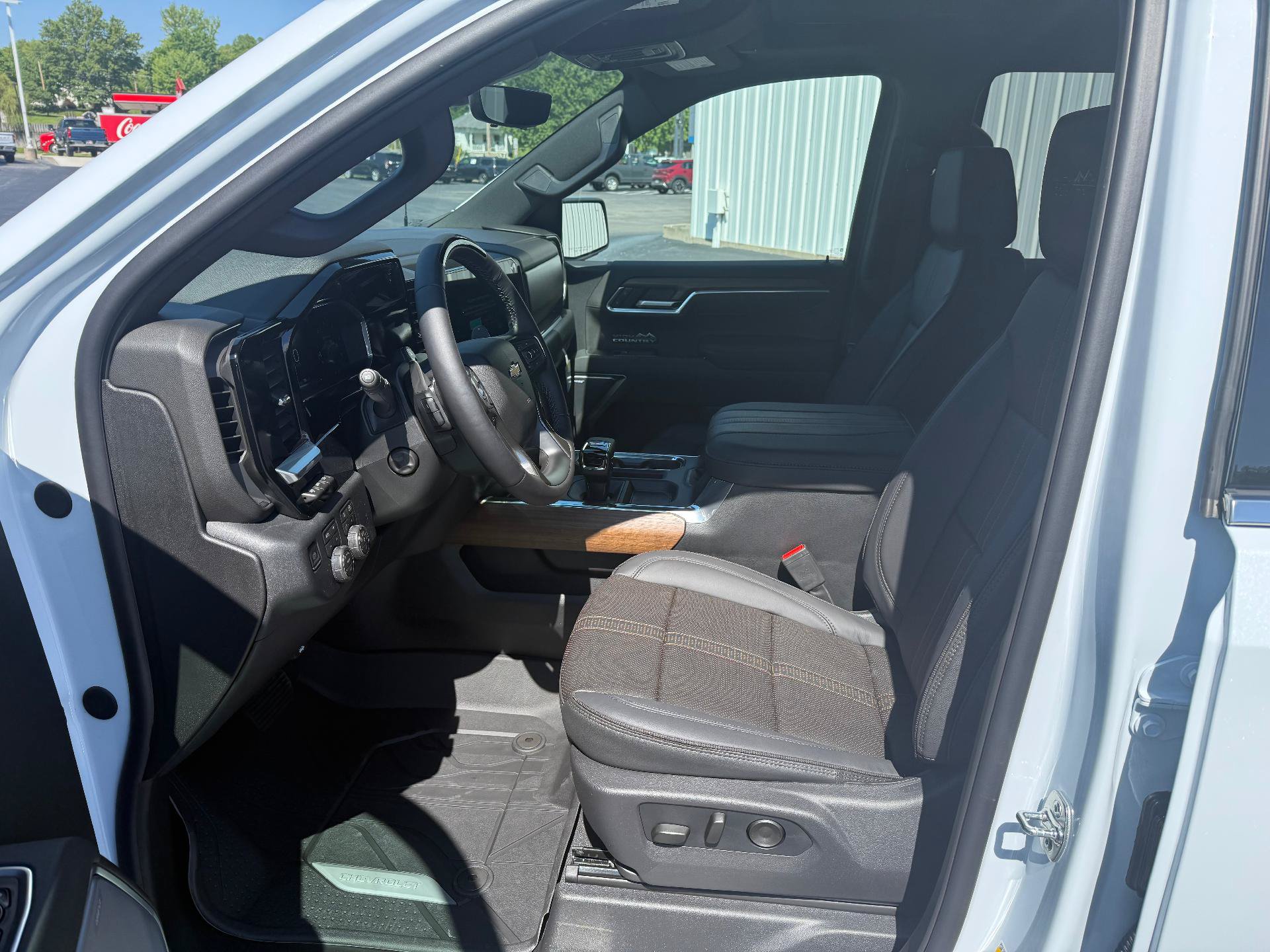 New 2026 Chevrolet Silverado 1500 High Country AWD/4WD image 11
