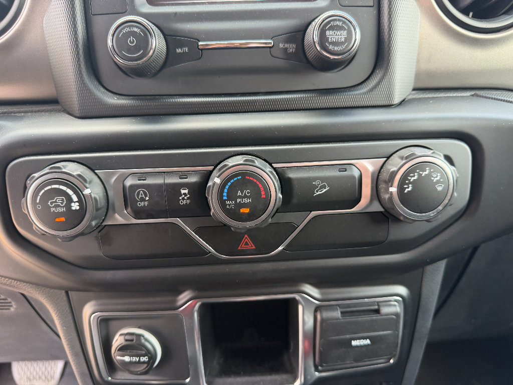 Used 2018 Jeep Wrangler Sport AWD/4WD image 30