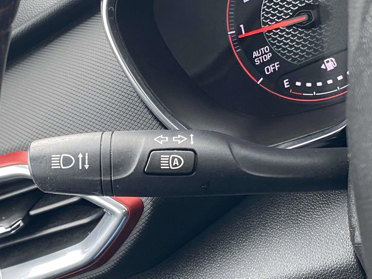 Used 2021 Chevrolet TrailBlazer RS w/ Sun and Liftgate Package image 22