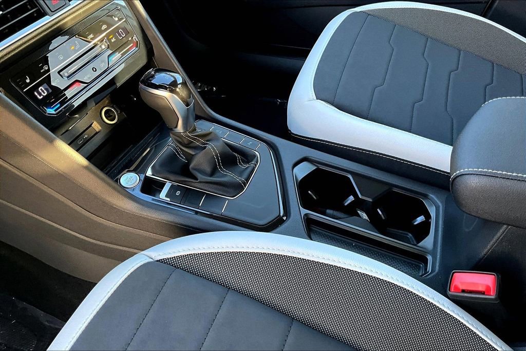 New 2026 Volkswagen Taos SE image 17
