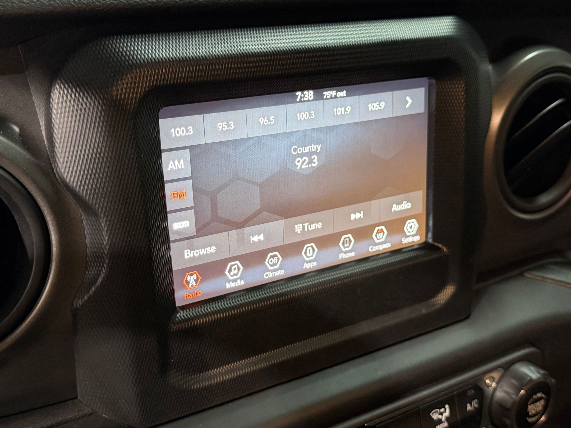 Used 2023 Jeep Wrangler Unlimited image 24