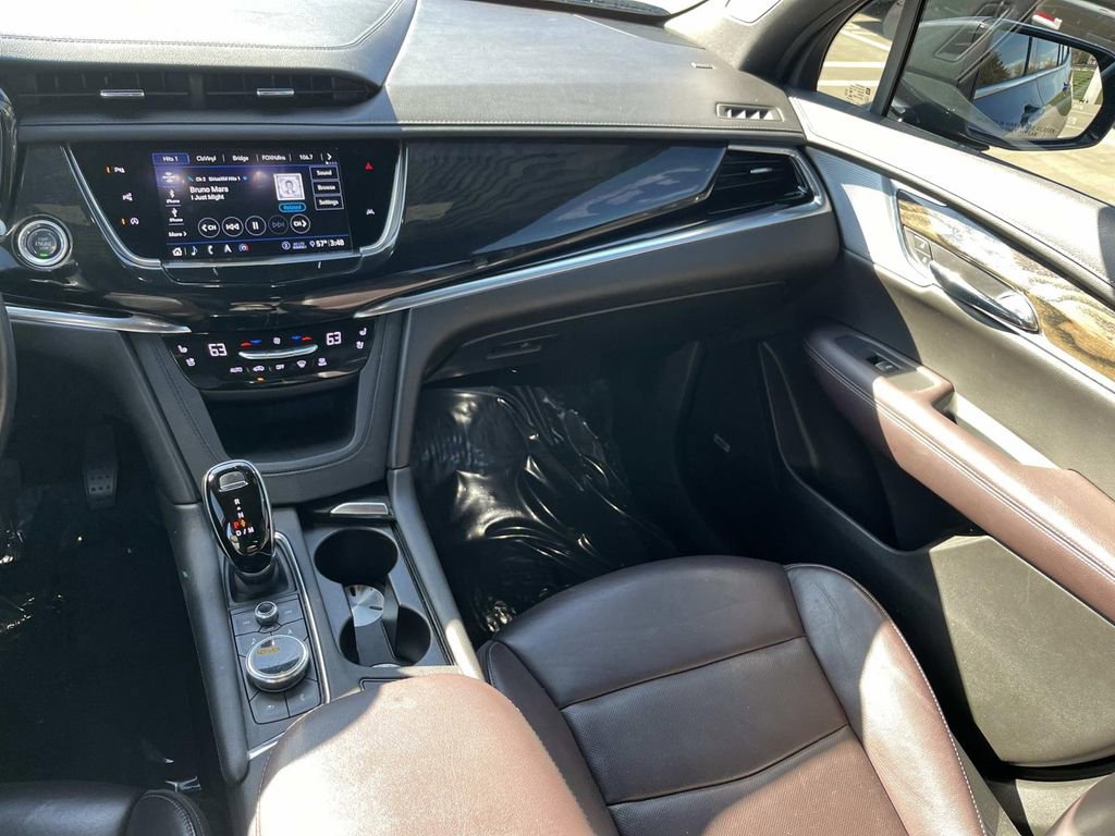 Used 2020 Cadillac XT6 Premium Luxury image 15
