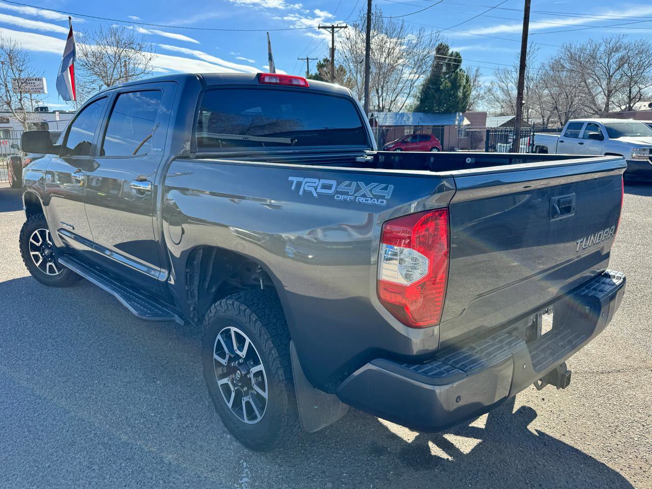 Used 2018 Toyota Tundra Limited w/ Limited Premium Package AWD/4WD image 5