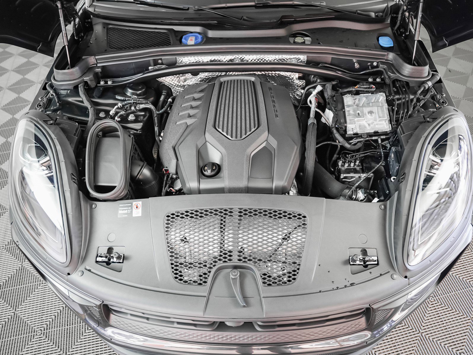 New 2026 Porsche Macan image 13