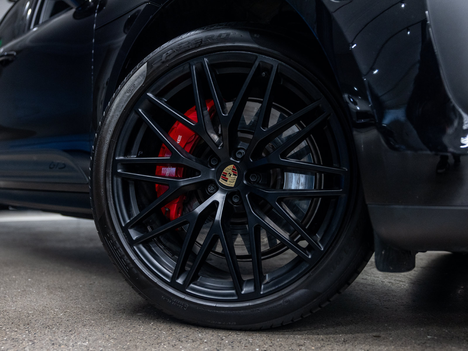 Certified 2024 Porsche Macan GTS AWD/4WD image 12