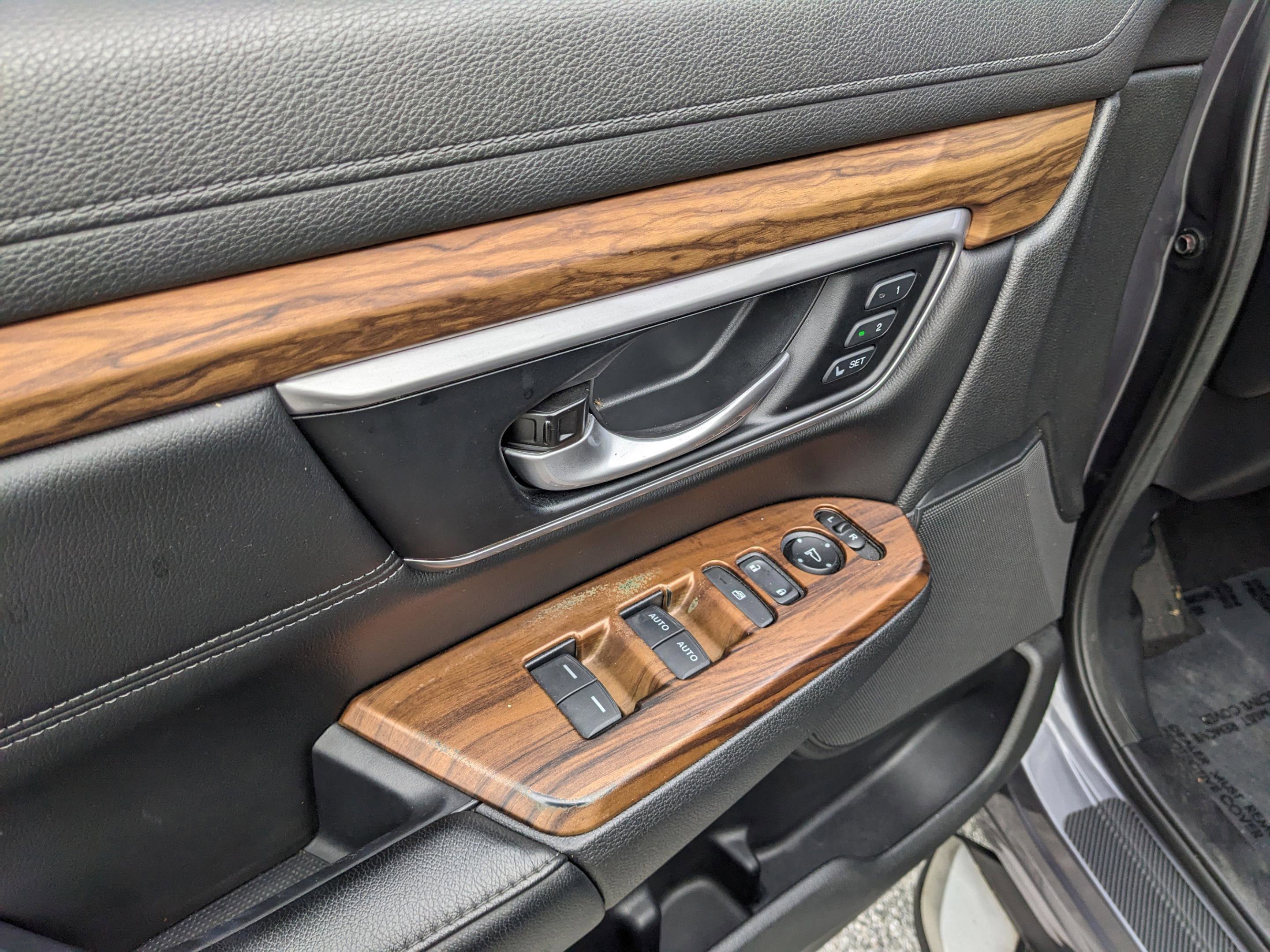 Used 2020 Honda CR-V Touring image 25