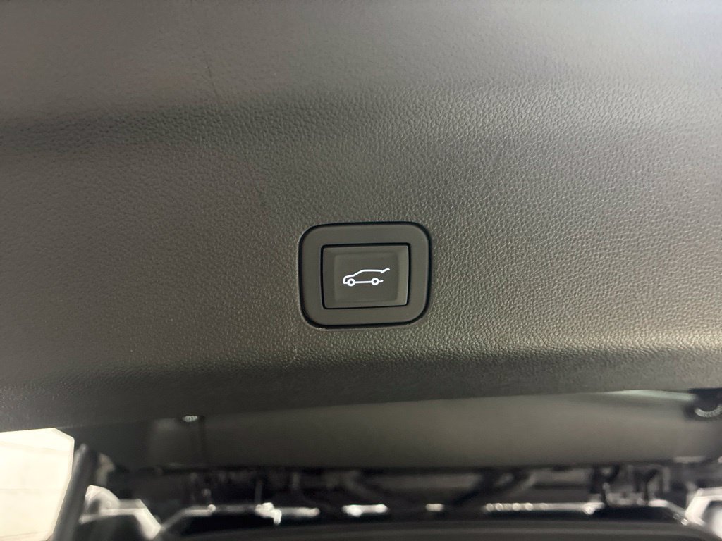 Used 2026 GMC Yukon XL Denali Ultimate w/ LPO, Floor Liner Package AWD/4WD image 23