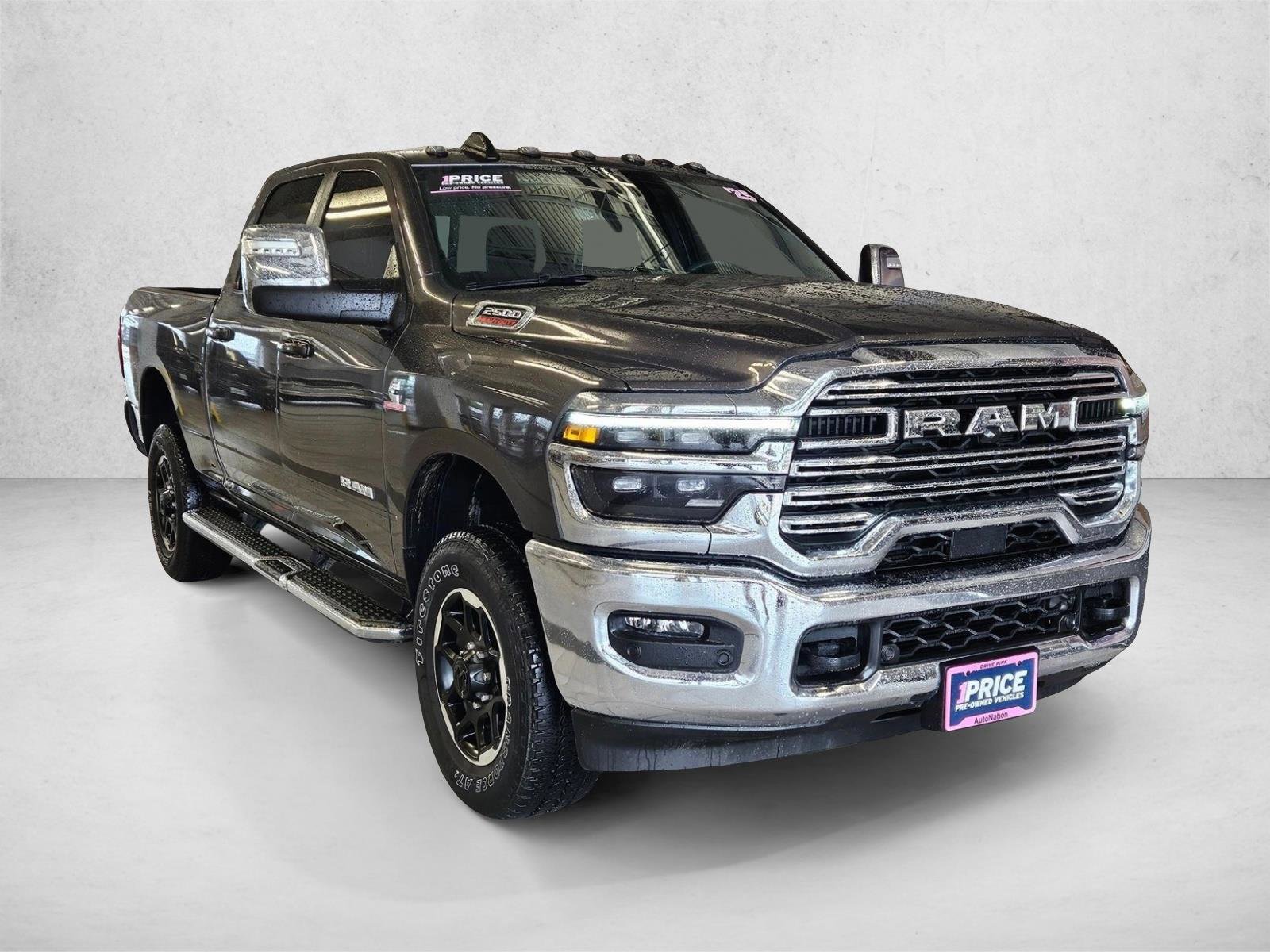 Used 2025 RAM 2500 Laramie AWD/4WD image 3