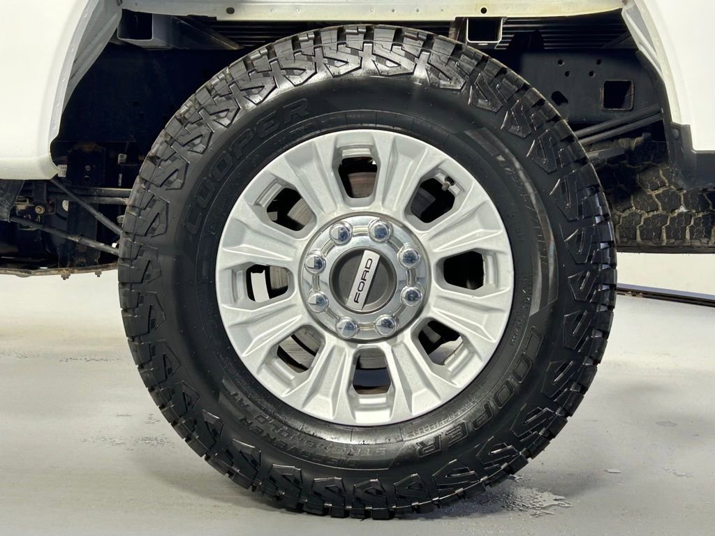 Used 2021 Ford F250 XLT w/ FX4 Off-Road Package AWD/4WD image 31