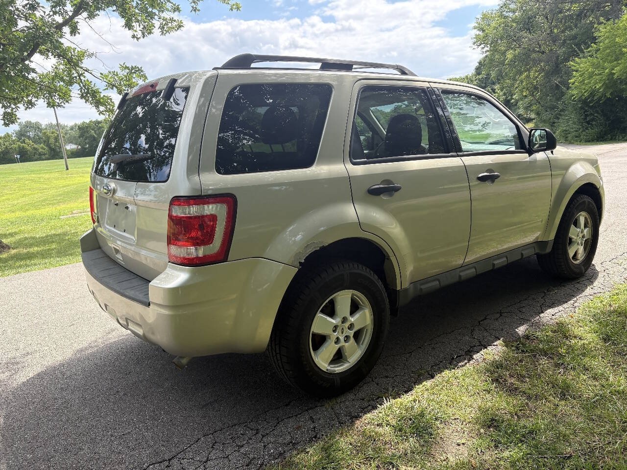 Used 2010 Ford Escape XLT FWD image 10