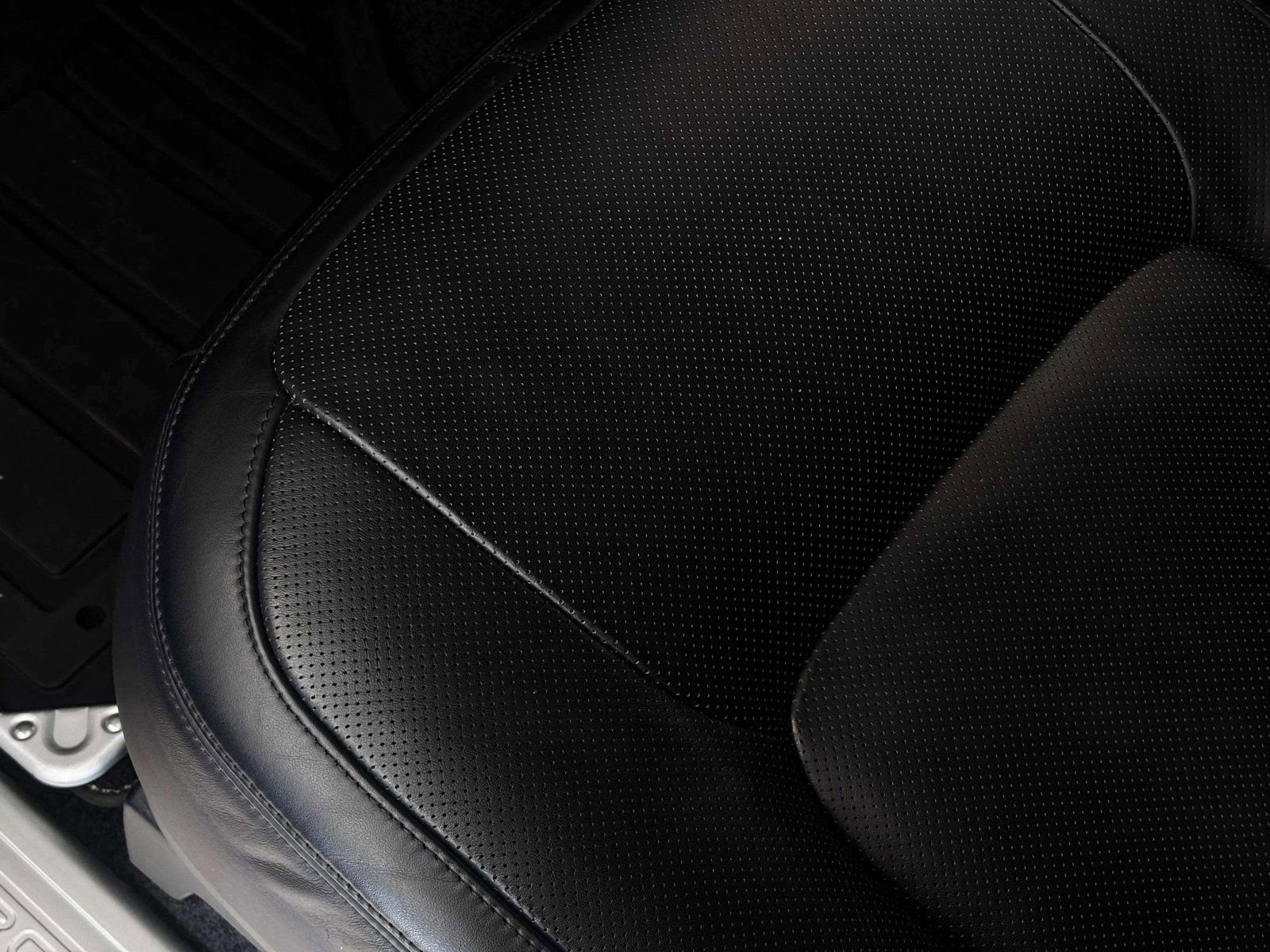 Used 2022 Land Rover Range Rover P525 Westminster Edition image 16