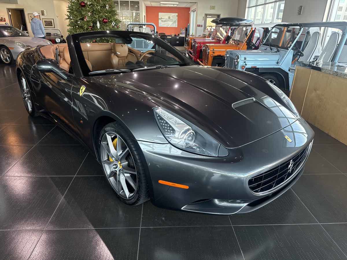 Used 2014 Ferrari California image 4