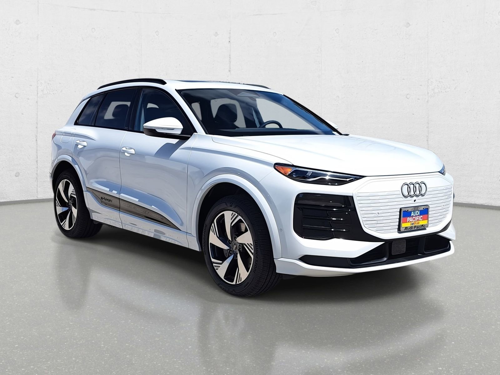 New 2025 Audi Q6 e-tron Premium image 3
