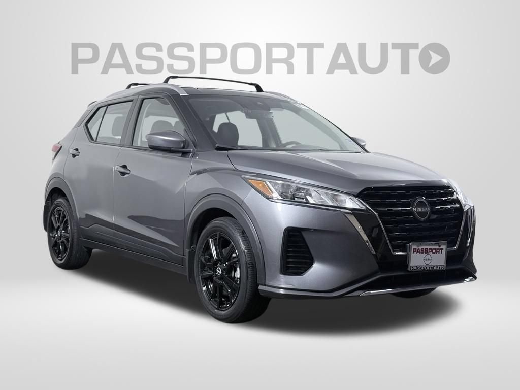 Used 2024 Nissan Kicks SV w/ Interior Electronics Package FWD image 4