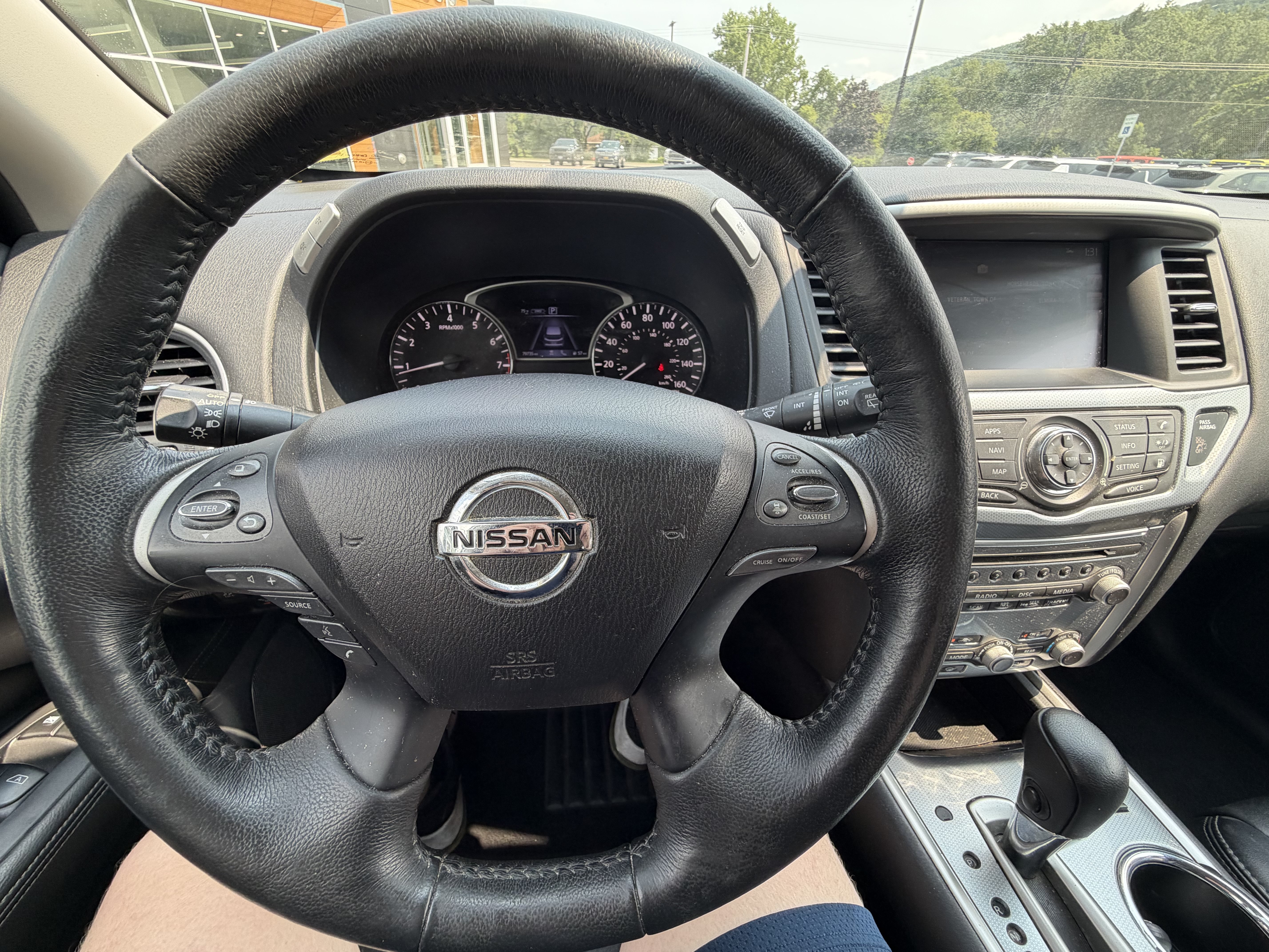 Used 2019 Nissan Pathfinder SL w/ Cargo Package AWD/4WD image 7