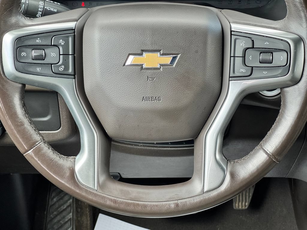 Used 2022 Chevrolet Suburban LT w/ Luxury Package AWD/4WD image 23