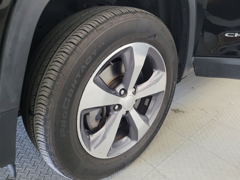 Used 2020 Jeep Cherokee Limited AWD/4WD image 31