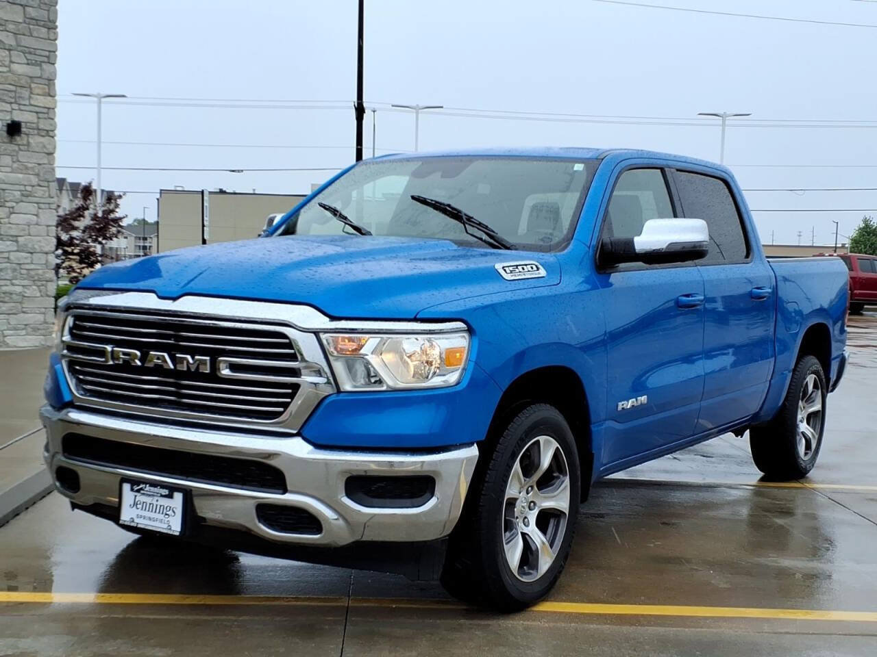 Used 2024 RAM 1500 Laramie AWD/4WD image 3