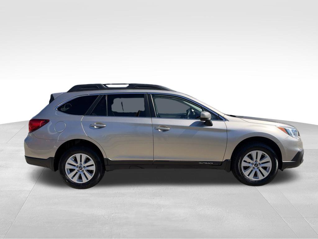 Used 2015 Subaru Outback 2.5i Premium AWD/4WD image 6