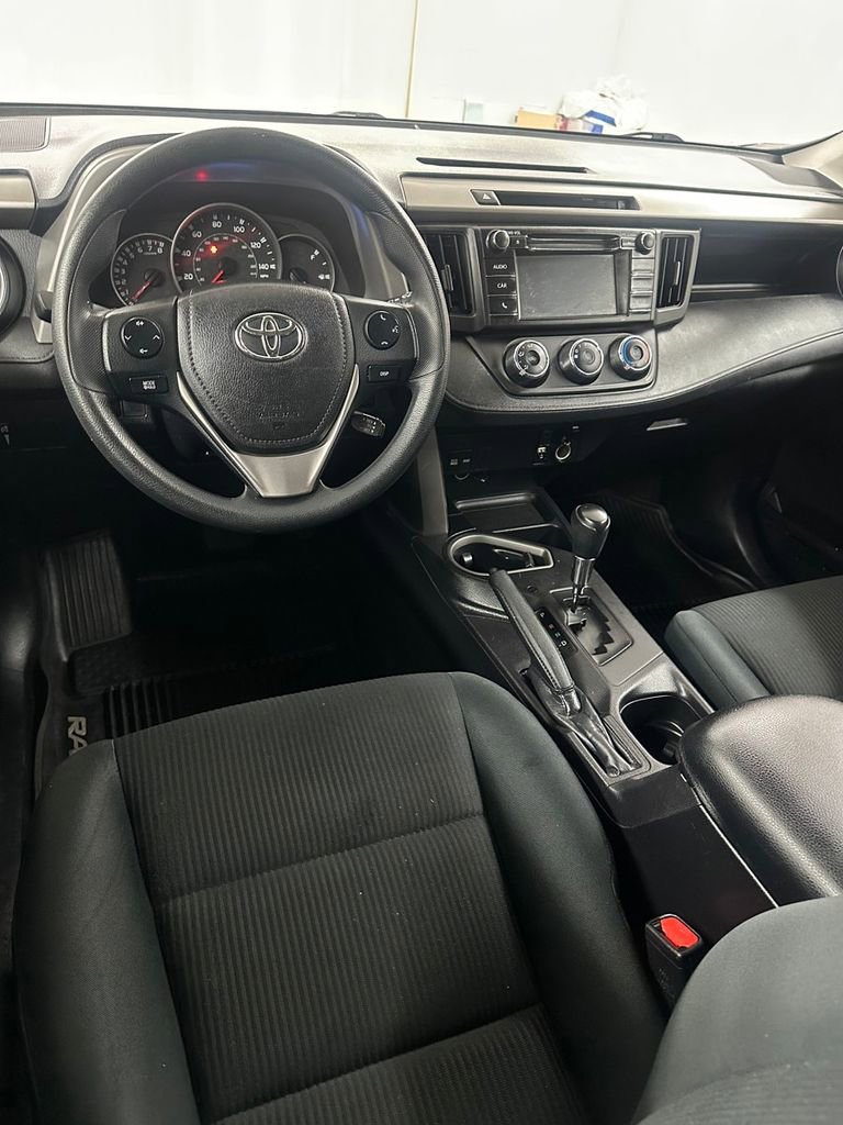 Used 2016 Toyota RAV4 LE AWD/4WD image 23