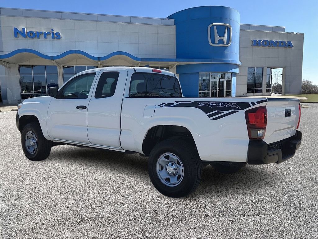 Used 2019 Toyota Tacoma SR image 3