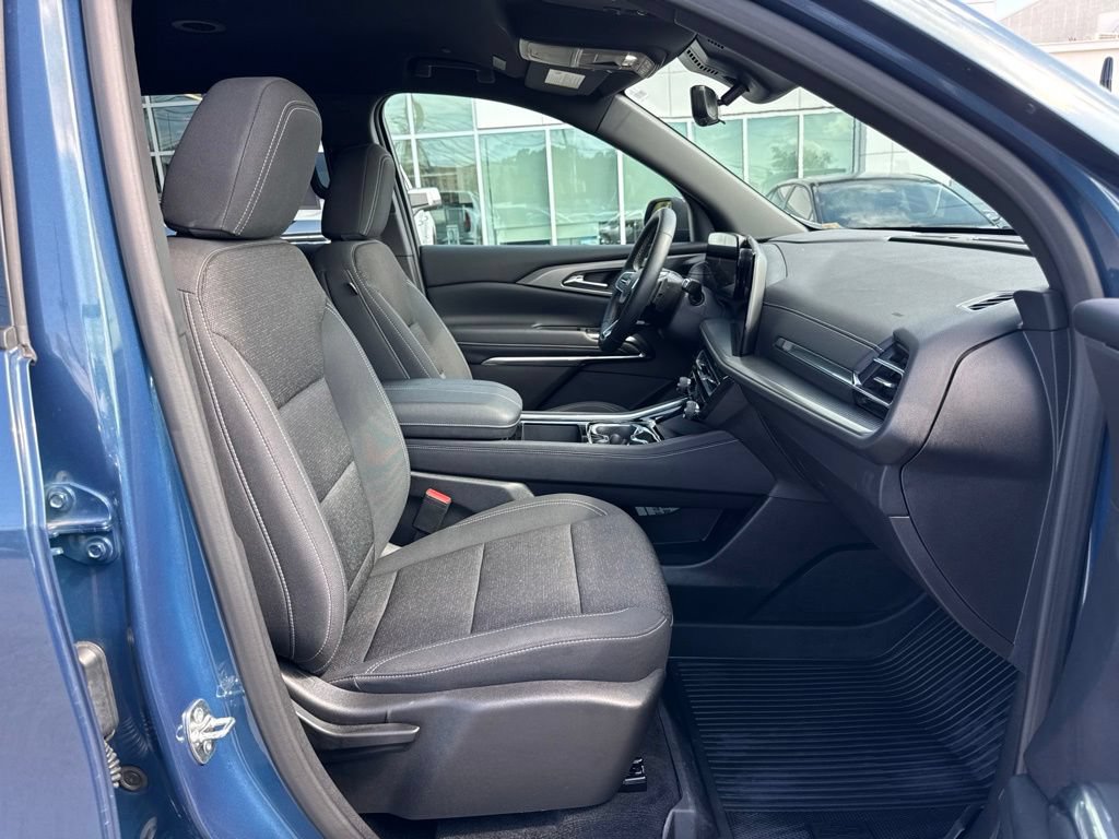 Used 2026 Chevrolet Traverse LT w/ Driver Confidence Package FWD image 18