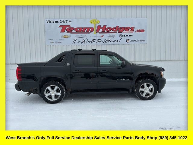 Used 2013 Chevrolet Avalanche LT image 1
