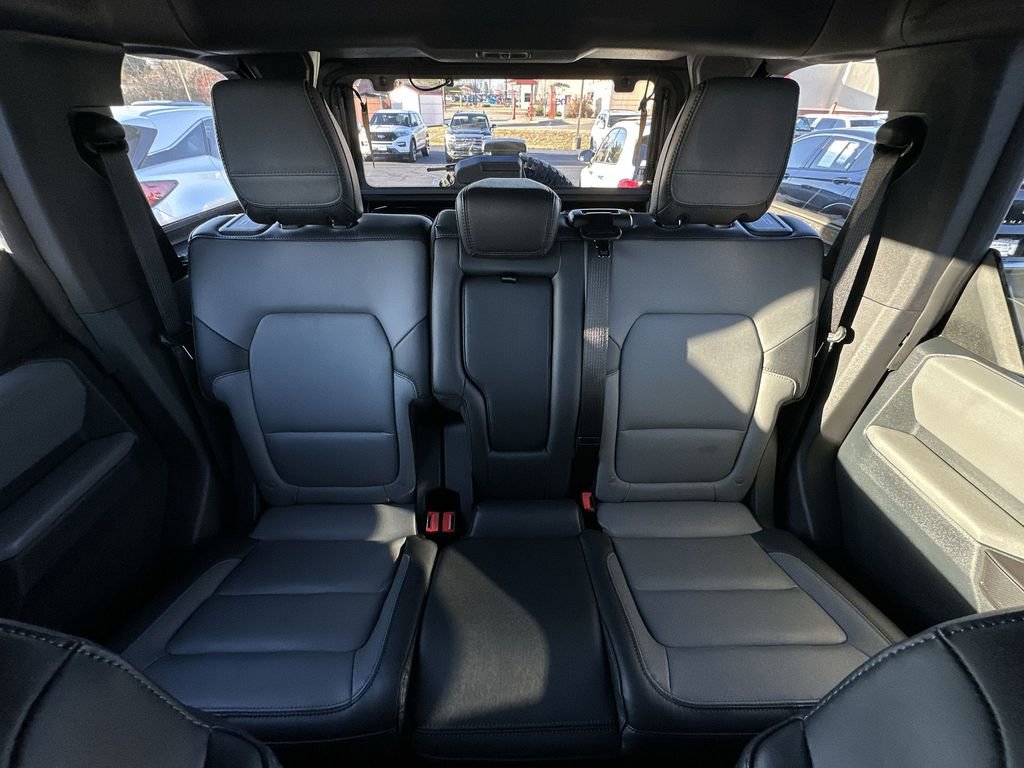 Used 2024 Ford Bronco Everglades image 22