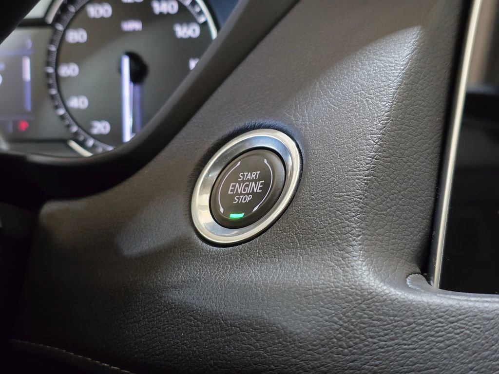 Used 2022 Cadillac XT4 Luxury image 17