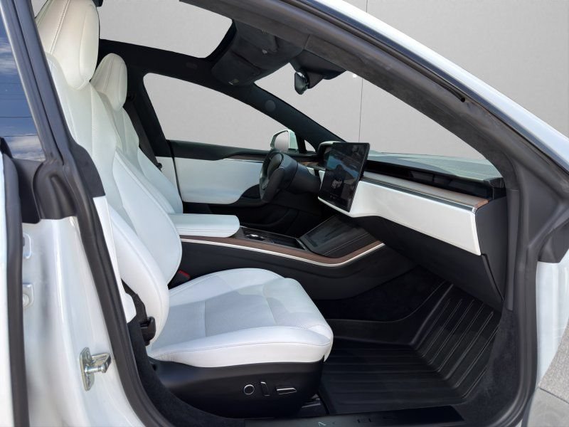 Used 2022 Tesla Model S AWD/4WD image 13