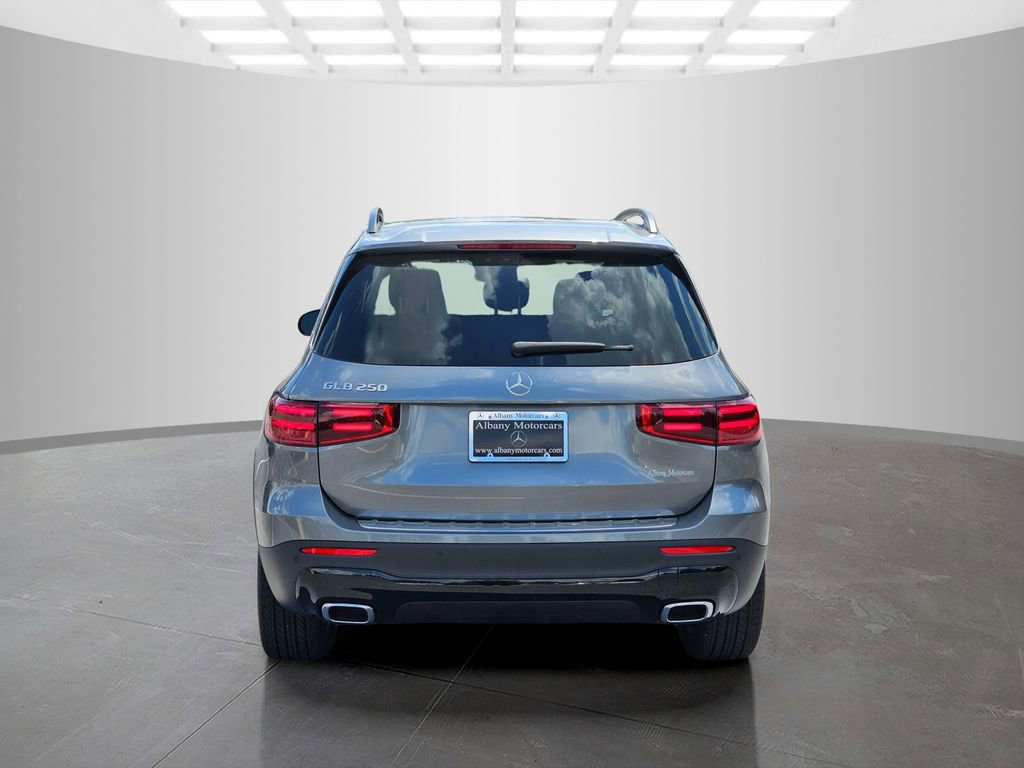 Used 2026 Mercedes-Benz GLB 250 image 5