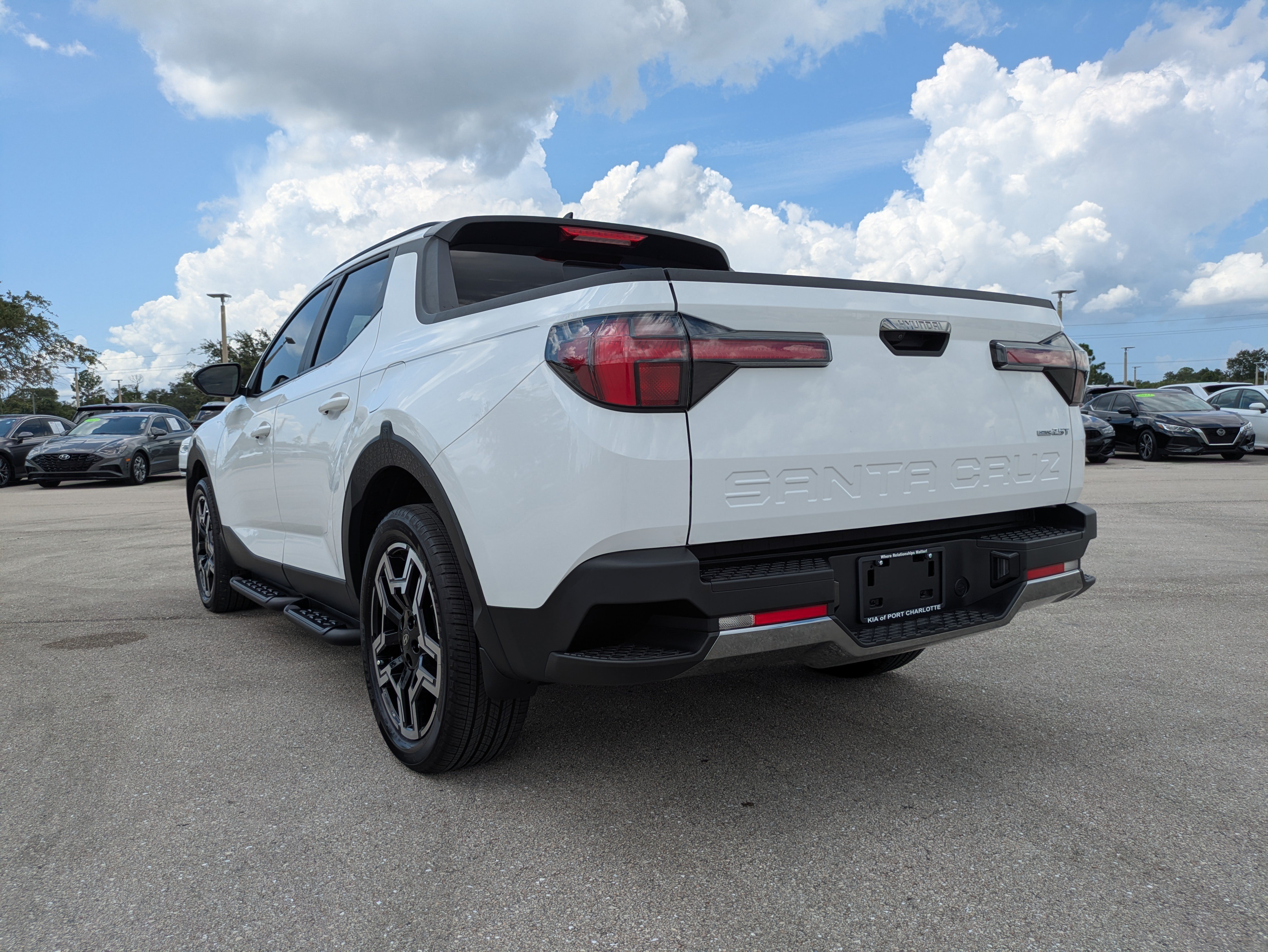Used 2025 Hyundai Santa Cruz Limited AWD/4WD image 6