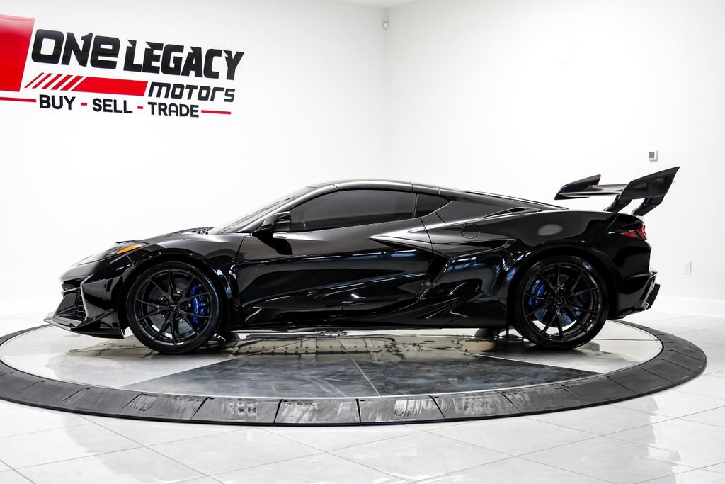 Used 2026 Chevrolet Corvette ZR1 w/ ZR1 Carbon Fiber Aero Package RWD image 13
