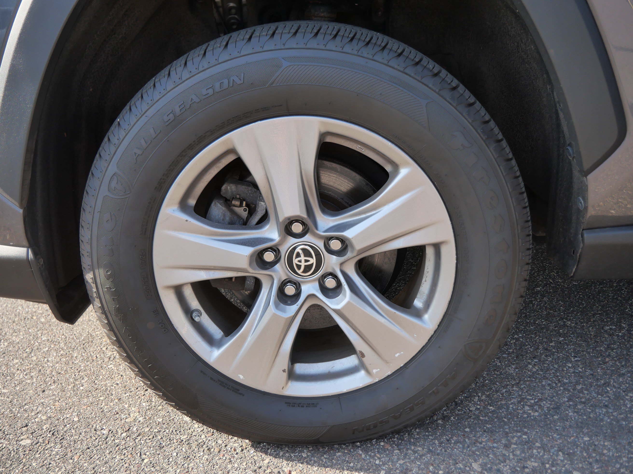 Certified 2022 Toyota RAV4 LE AWD/4WD image 16