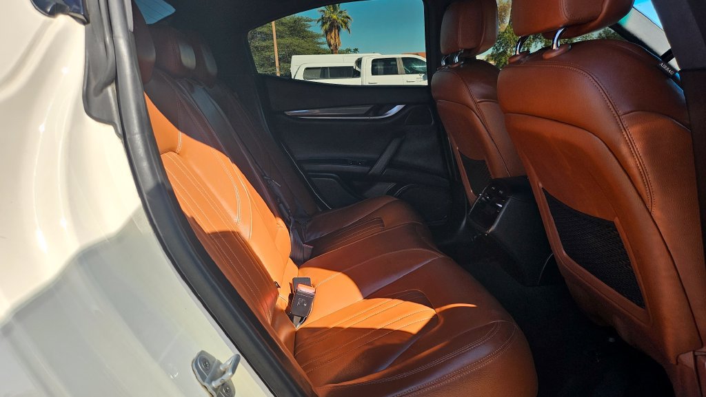 Used 2016 Maserati Ghibli RWD image 21