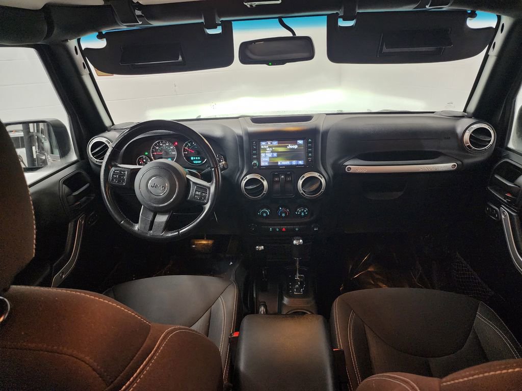 Used 2018 Jeep Wrangler Sahara w/ Connectivity Group image 22