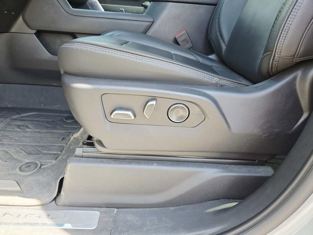 Used 2024 GMC Sierra 3500 Denali w/ Denali Reserve Package AWD/4WD image 43