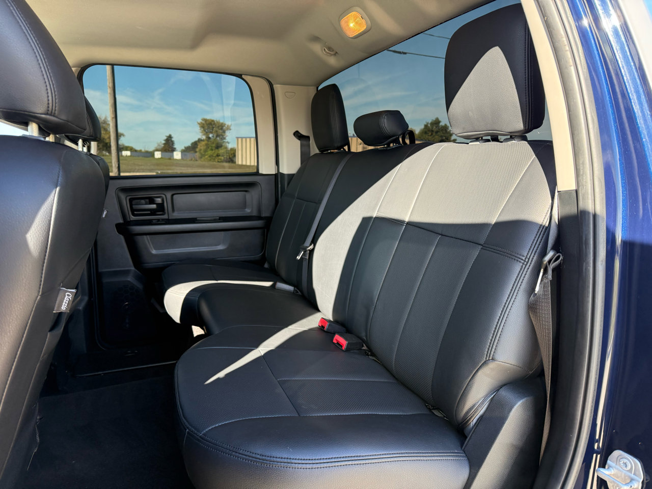 Used 2018 RAM 2500 Tradesman w/ Chrome Appearance Group image 16