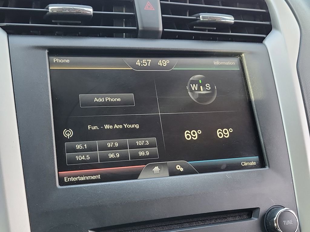 Used 2016 Ford Fusion SE image 25