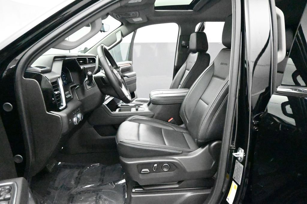 Used 2025 GMC Sierra 3500 Denali w/ Technology Package AWD/4WD image 7