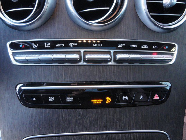 Used 2022 Mercedes-Benz GLC 300 4MATIC w/ AMG Line image 19