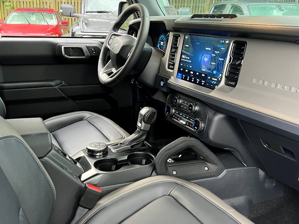 New 2025 Ford Bronco Outer Banks w/ Sasquatch Package image 9