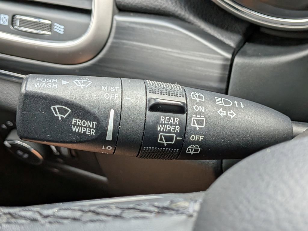 Used 2020 Jeep Grand Cherokee Limited w/ Luxury Group II RWD image 28