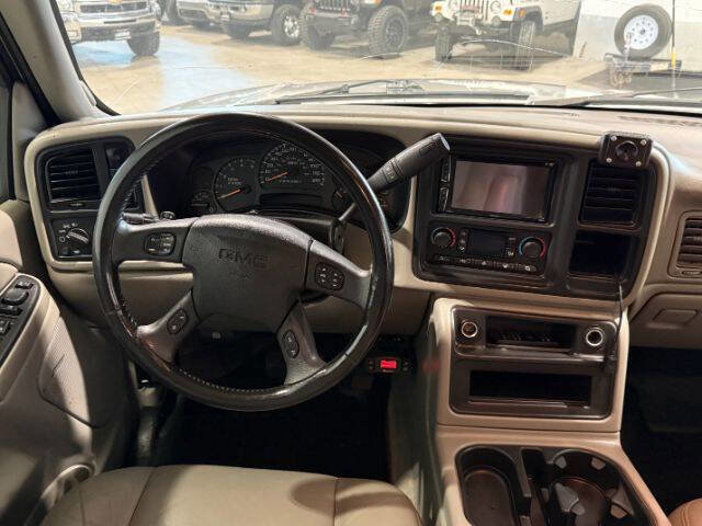 Used 2007 GMC Sierra 2500 SLT w/ Heavy-Duty Power Package AWD/4WD image 18